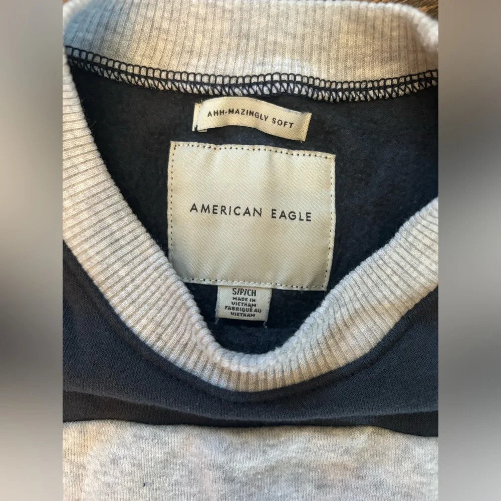 American Eagle crop sweatshirt - Picture 3 of 6